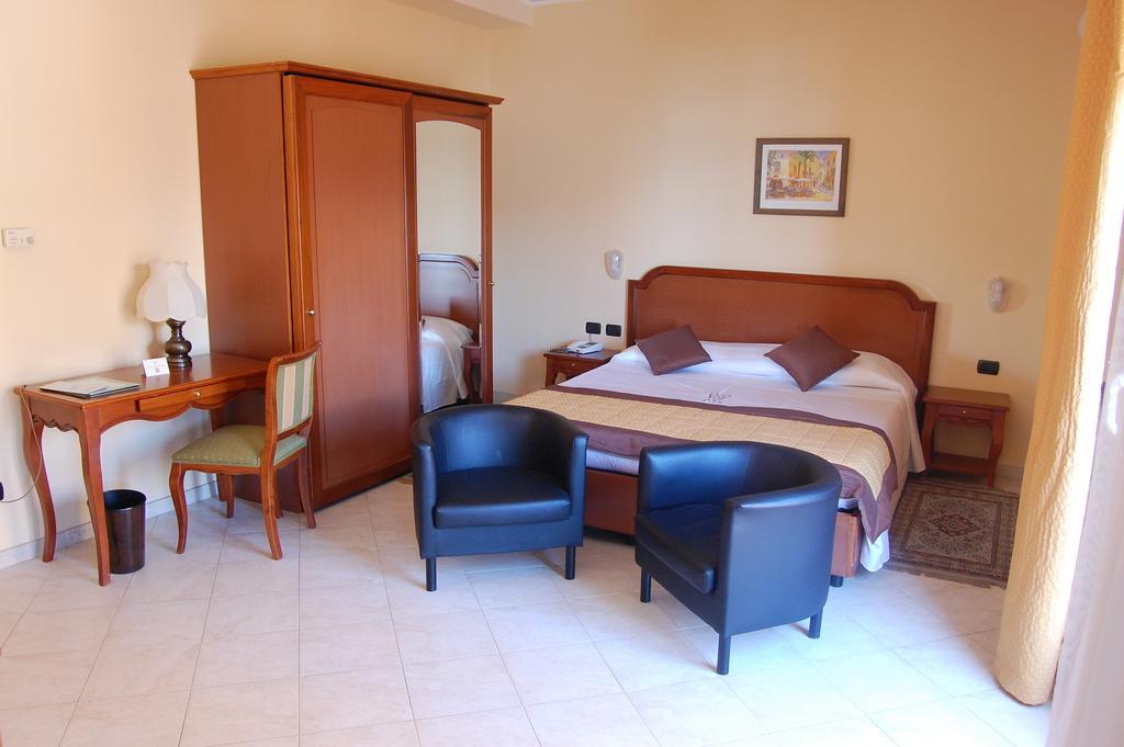Grand Hotel Moroni Finale Ligure Zimmer foto