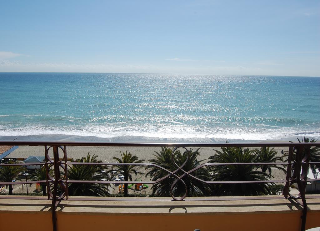 Grand Hotel Moroni Finale Ligure Zimmer foto