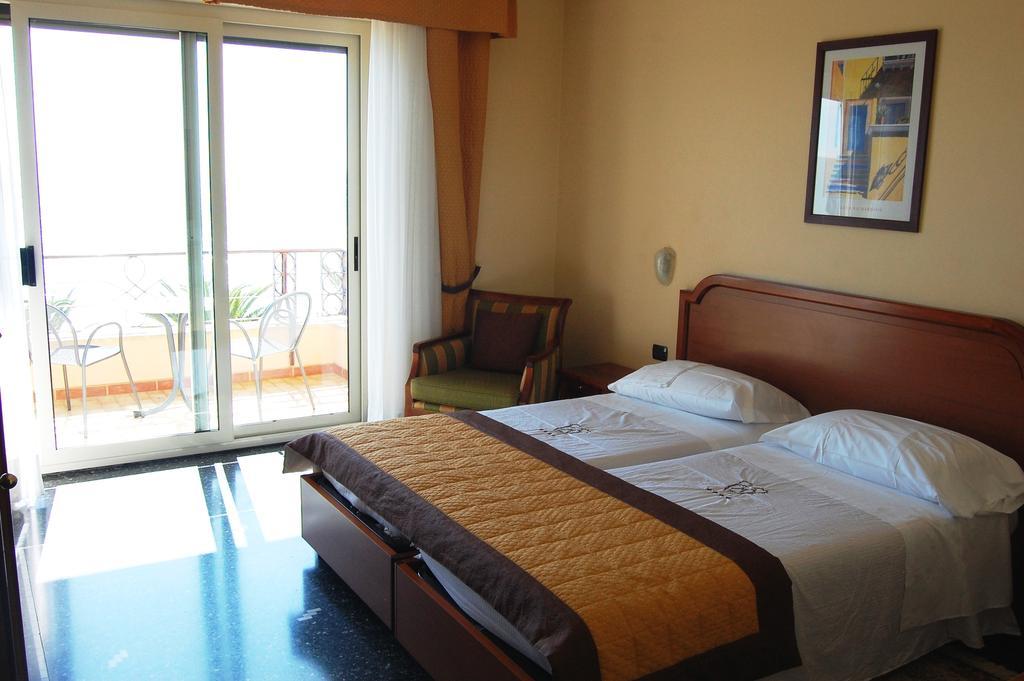 Grand Hotel Moroni Finale Ligure Zimmer foto
